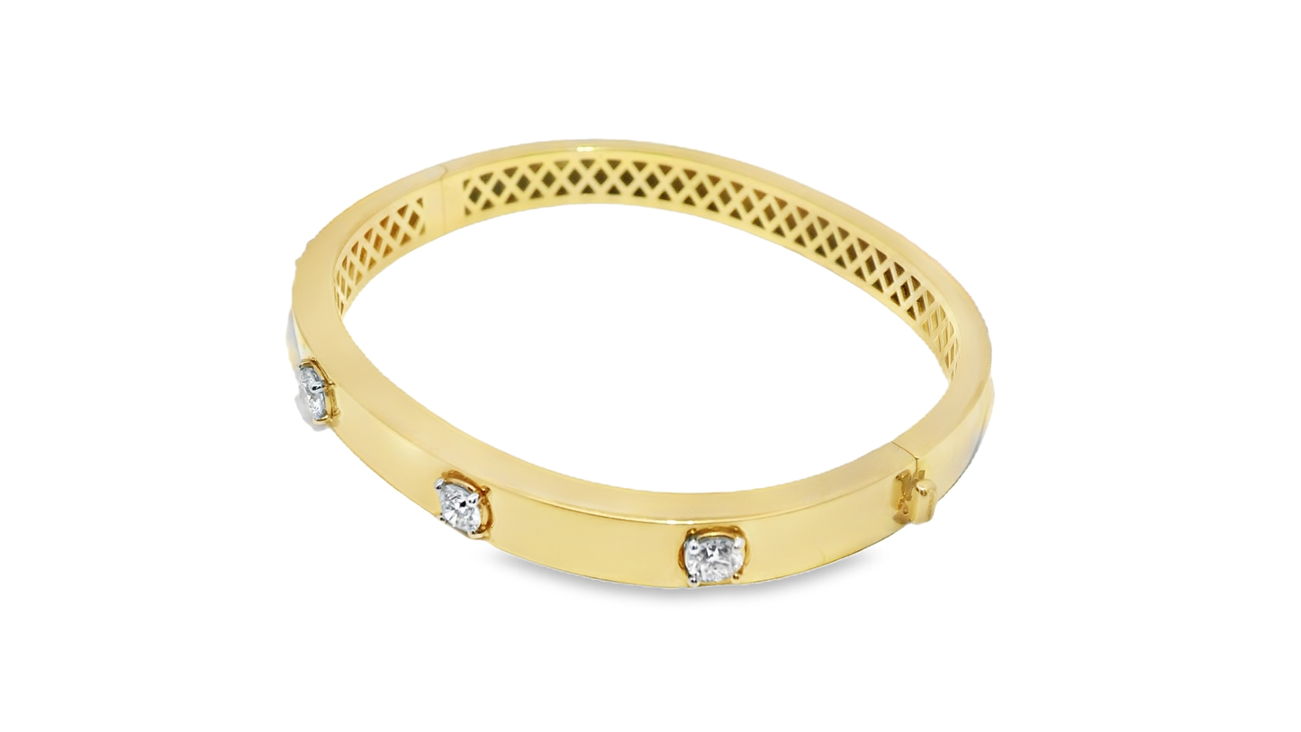 0.99CT Diamond Bangle 18k Yellow Gold