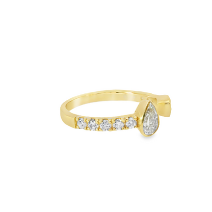 1.02CT Pear and Emerald Cut Diamond Ring 18K Gold