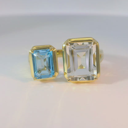 1.05CT Blue and 2.31CT White Topaz Ring 14K Yellow Gold